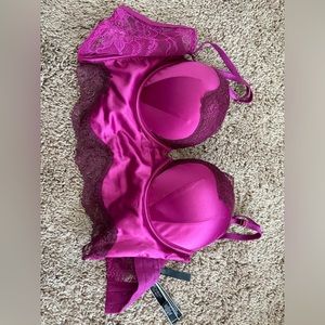 Perfect condition worn once! Purple 34c Victoria’s Secret bra